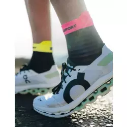 Compressport Носки Run Ultralight High v4 Black Safe Yellow Neo Pink Компрессионные носки