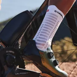 Compressport Носки Bike Ultralight V4 - White/Grey Компрессионные носки